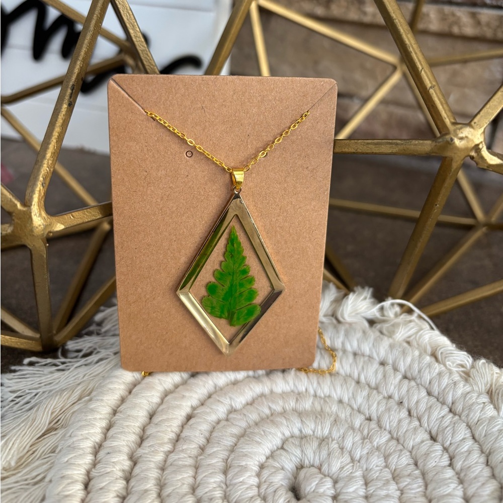 Natural flowers resin pendant with gold chain